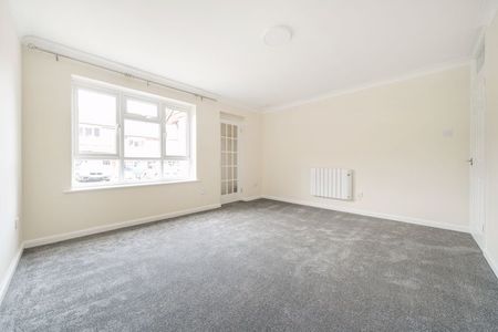 Little Thatch, Godalming, Surrey, GU7 - Photo 2