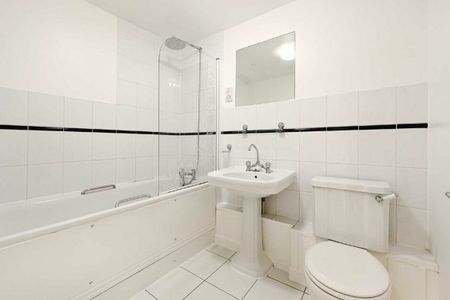 Bridgewater Square, Barbican, EC2Y - Photo 5