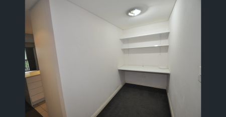 First Floor Front Unit - Photo 4