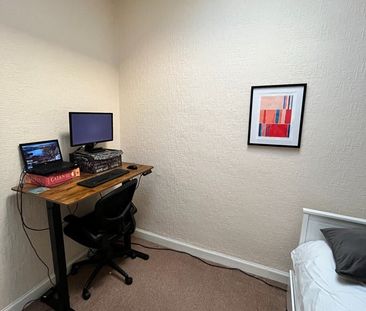 1 Bed Flat, Hermitage Park, EH6 - Photo 5