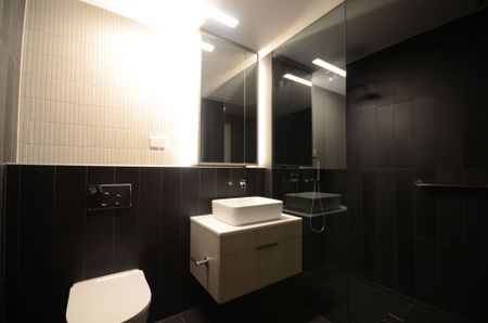 Beautiful Two Bedroom Apartment with Stunning Views!!!! - Photo 5