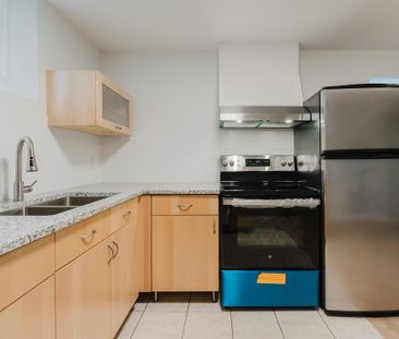 For Lease - 1649 Rosebella Avenue Unit# B, Blossom Park - Airport a... - Photo 3