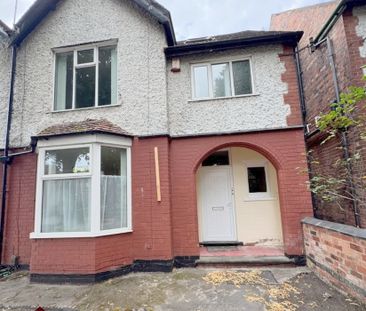 8 Bedroom Semi-Detached House - Photo 5