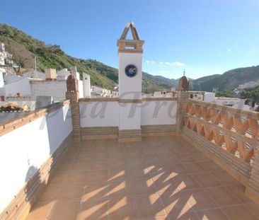 Townhouse in Árchez, Inland Andalucia at the foot of the mountains - Photo 4