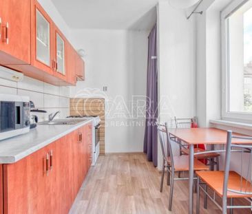 Pronájem bytu 2+1 51 m2 - Fotografie 5