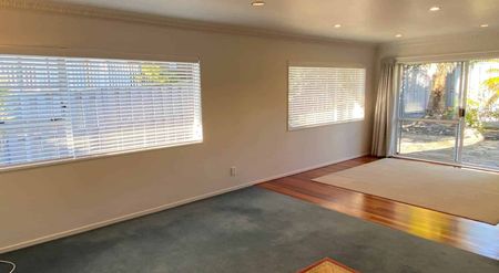 Spacious One level Family Living - Photo 2