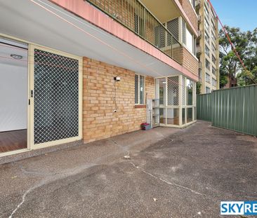 'Superb, Large, Villa Style Home Unit in Top Location' - Photo 5