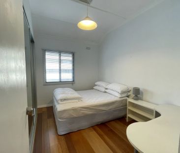 PARTIALLY FURNISHED 1 BEDROOM APARTMENT WITH EXCELLENT LOCATION! - Photo 2