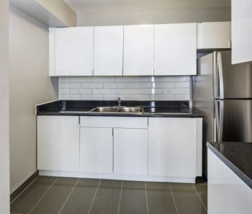 292 Oakdale Ave - Photo 3