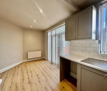 3 bedroom semi-detached house to rent - Photo 6