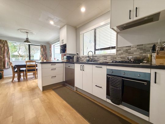 3-Bedroom Home in Totara Park - Photo 1