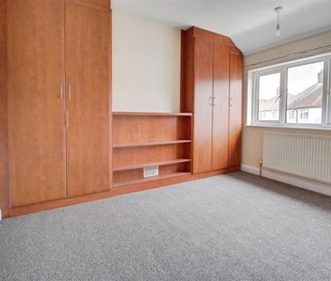 Euston Avenue, Watford - Photo 2