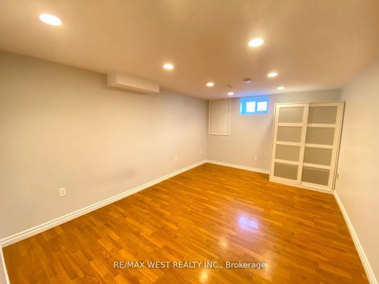 For Lease - 20 Britannia Avenue, Bradford West Gwillimbury, Ontario - Photo 1