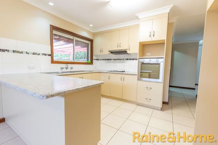 Convenient Location - Photo 5