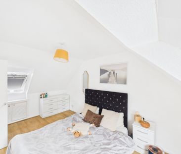 Shepherds Croft, Uplands, Stroud, GL5 - Photo 3