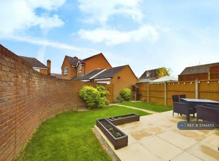 1 bedroom in a house share to rent - Photo 5