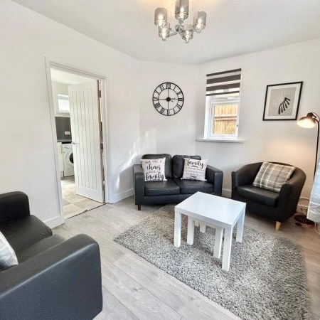 Stuart Crescent, Winchester - Photo 1