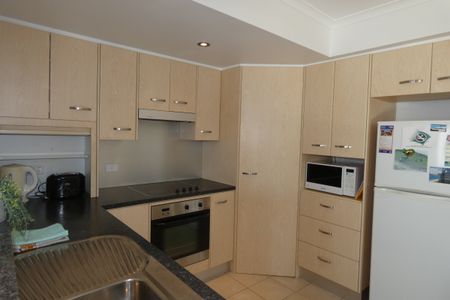 1/27 Wharf Street, Tuncurry NSW 2428 - Apartment For Rent | Domain - Photo 2