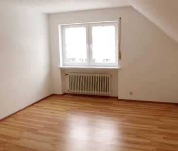 Perfekt für Paare: Helle & moderne Etagenwohnung mit Balkon & Einba... - Photo 1