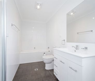 Modern townhouse in prime location - Photo 4