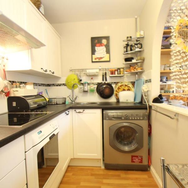 Perleybrooke Lane, Woking - 1 bedroomProperty for lettings - Seymours - Photo 1