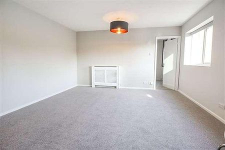 Harding Close, Redbourn, AL3 - Photo 2