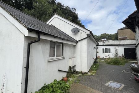 Station Road, Amersham, Buckinghamshire,HP7 - Photo 2