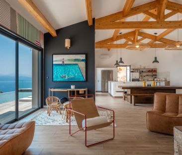 Rental House Ajaccio 7 Rooms 300 m² - Photo 1