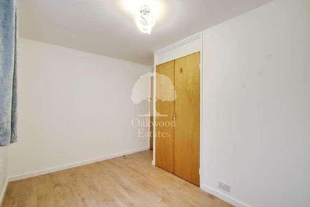 The Oaks, Moormede Crescent, Staines-upon-thames, TW18 - Photo 4