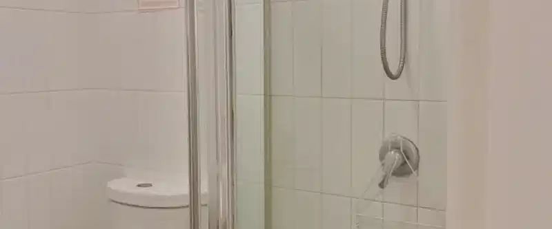 3 People Shared Room (Female/Male) - Photo 1