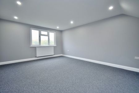 4 Bed Semi-Detached House, Knighton Lane East, LE2 - Photo 5