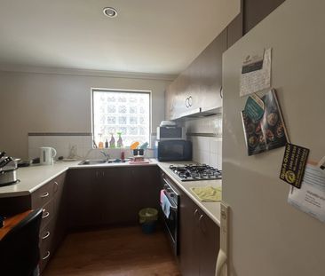 Secure modern villa in Midland! - Photo 2