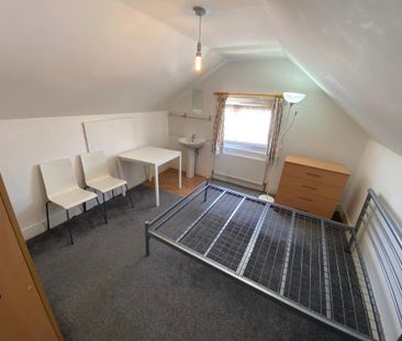1 bedroom in a house share to rent - Photo 6