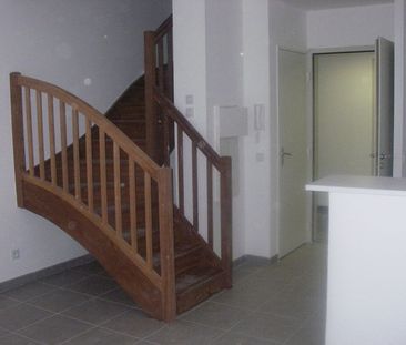 Location Appartement 2 pièces 40m² ST DENIS 97400 - Photo 4