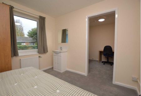 1 bedroom in a house share to rent - Photo 5