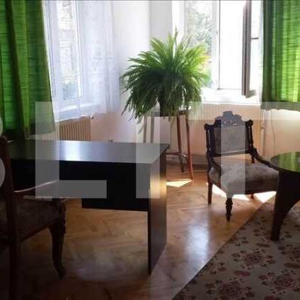 De inchiriat 4 camere, 100 mp, 2 garaje, 1 loc de parcare, zona strazii Suceava! - Photo 1