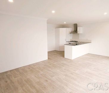 Near New 3x2 Villa in Armadale! - Photo 1