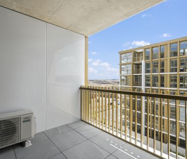 Modern Living In Boulevard! One Bedroom Plus Study - Photo 5