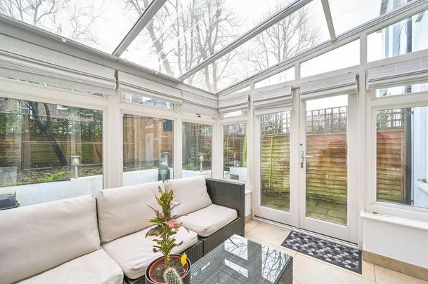 3 bedroom flat to rent - Photo 1