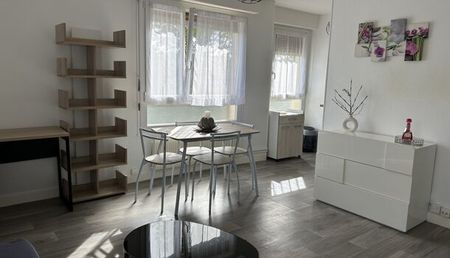 Appartement 1 pièces 37m2 REIMS 640 euros - Photo 2