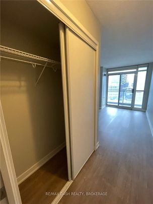 For Lease - 25 Capreol Court Unit# 906, Toronto, Ontario - Photo 1