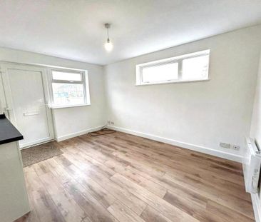 1 bedroom semi-detached house to rent - Photo 3