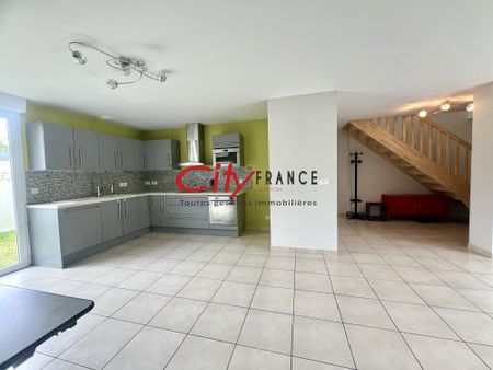 Location Maison 6 pièces 111m² CARRIERES SOUS POISSY 78955 - Photo 5