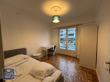 Location Appartement 5 pièces 78m² ANGERS 49000 - Photo 2