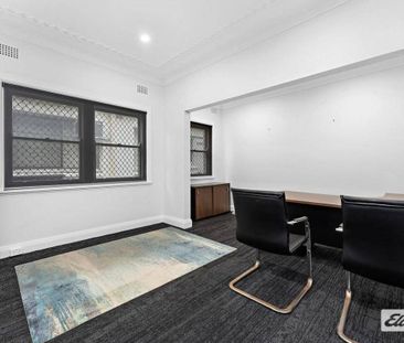 Spacious 5-Bedroom Home in the Heart of Wollongong CBD - Photo 3