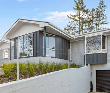 Charming 5-Bedroom Home Near Clevedon Village! - Photo 5