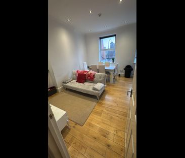 Room in a Shared Flat, Tooting London, SW17 - Photo 4