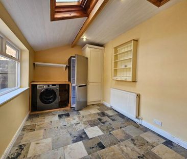 2 bedroom terraced house to rent - Photo 4