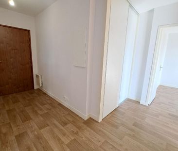 Location Appartement 2 pièces 60m² AVRANCHES 50300 - Photo 5