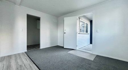 Freshly rennovated and new - 2 Bedrooms - Melling - Photo 5